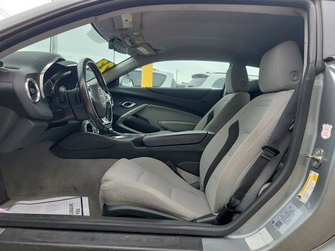 Used 2023 Chevrolet Camaro LT RWD image 10