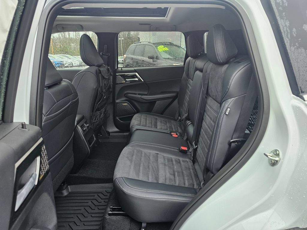 New 2026 Mitsubishi Outlander SE AWD/4WD image 11