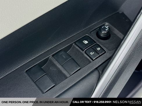 Used 2024 Toyota Corolla Cross LE w/ Moonroof Package AWD/4WD image 17
