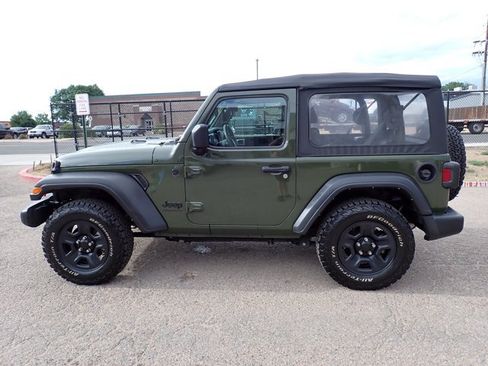 Used 2022 Jeep Wrangler Sport AWD/4WD image 2