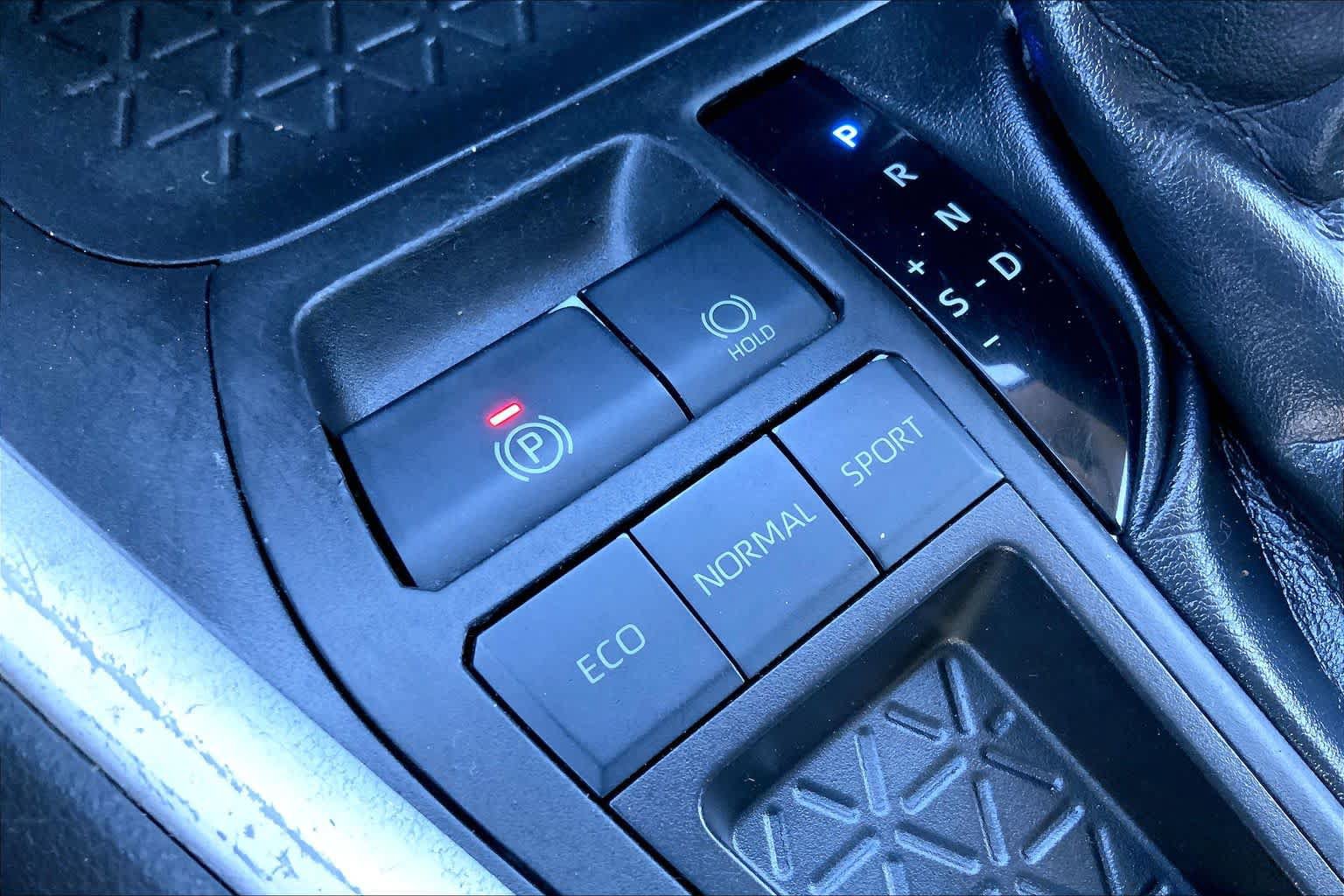 Used 2021 Toyota RAV4 LE FWD image 34