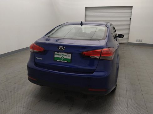 Used 2017 Kia Forte LX image 7
