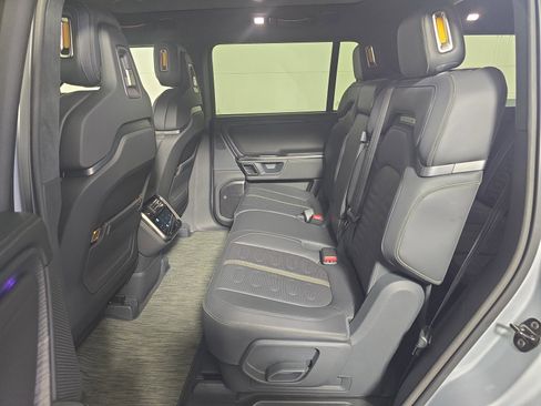 Used 2023 Rivian R1S Adventure AWD/4WD image 21