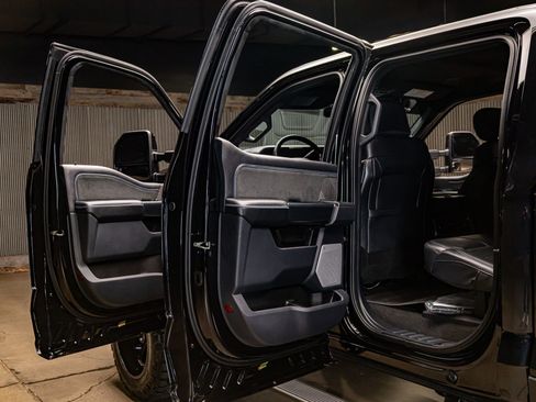 Used 2025 Ford F250 Platinum w/ FX4 Off-Road Package image 29