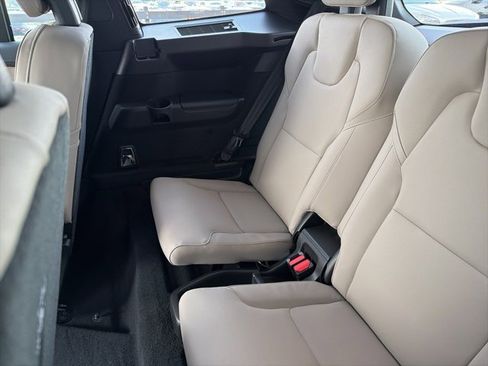 New 2026 Volvo XC90 B6 Plus image 9
