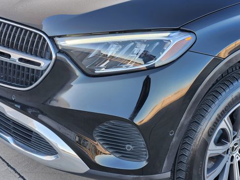 Used 2024 Mercedes-Benz GLC 300 4MATIC image 8