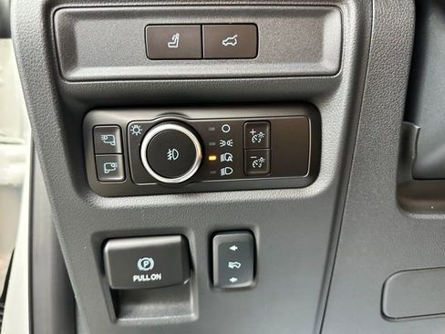 Used 2024 Ford Expedition Max Platinum image 16