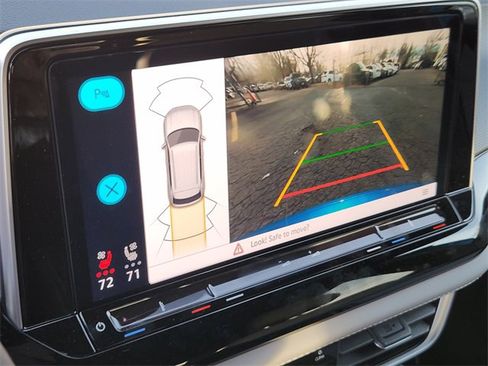 New 2025 Volkswagen Atlas Cross Sport SEL R-Line image 17