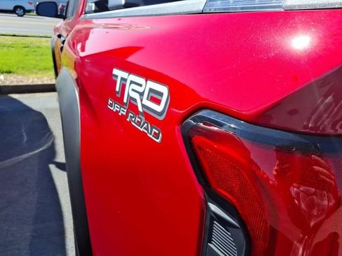 Used 2025 Toyota Tacoma TRD Off-Road image 21