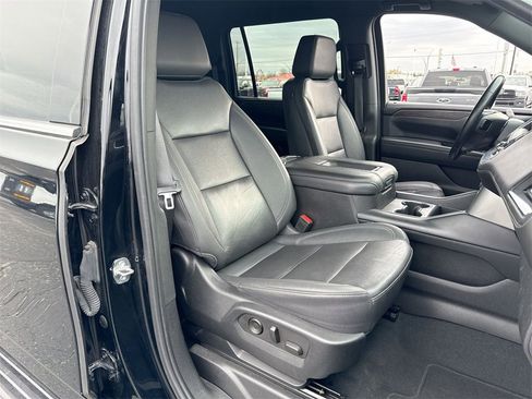 Used 2023 Chevrolet Suburban LT image 26