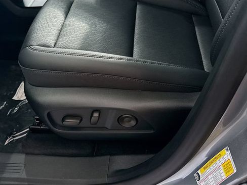 New 2026 Chevrolet Equinox LT w/ Convenience Package II FWD image 20