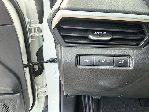 Certified 2022 Nissan Altima 2.5 SR image 13