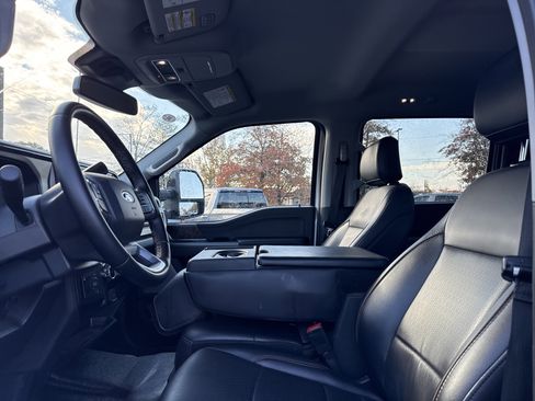 Used 2025 Ford F250 Lariat image 12