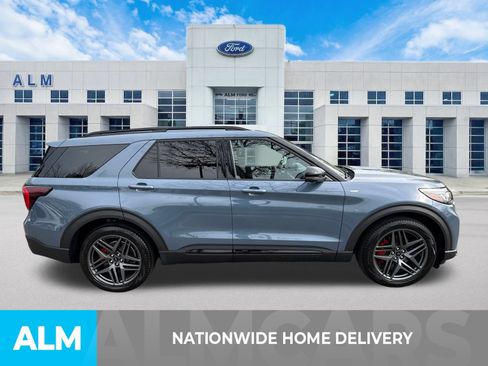 Used 2025 Ford Explorer ST-Line w/ Premium Package RWD image 4