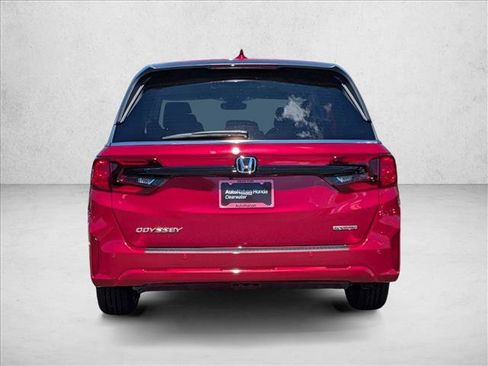 New 2026 Honda Odyssey Touring image 8