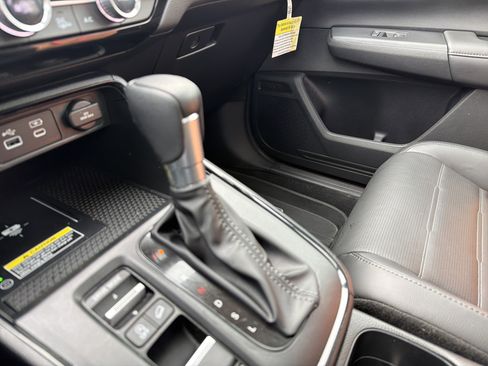 Used 2023 Honda CR-V EX-L image 25