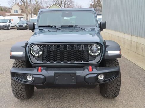 Used 2025 Jeep Wrangler Willys image 10