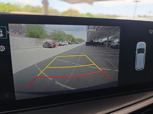 Certified 2025 Kia Sorento S w/ Panoramic Sunroof Package image 13