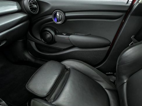 Used 2015 MINI Cooper 4-Door Hardtop image 30