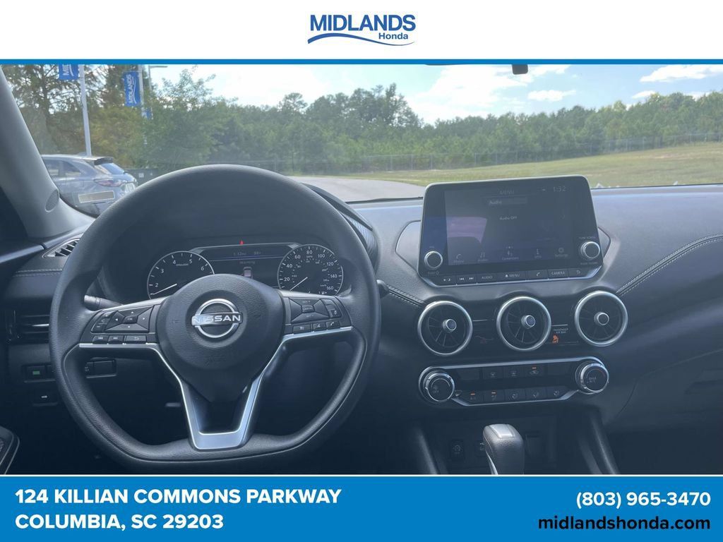 Used 2025 Nissan Sentra SV FWD image 11