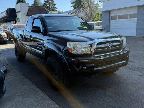 Used 2010 Toyota Tacoma 4x4 Access Cab image 3