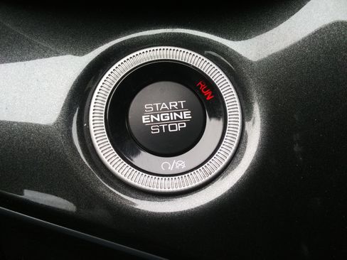 Used 2022 Jeep Grand Cherokee Altitude image 19