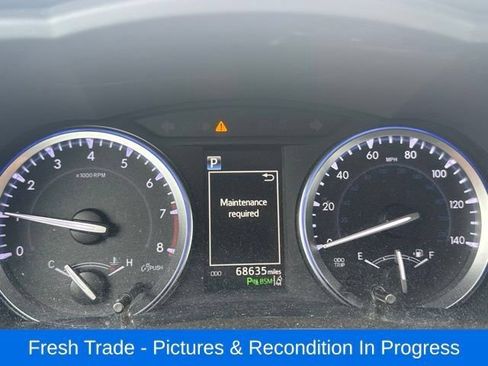 Used 2018 Toyota Highlander Limited FWD image 15