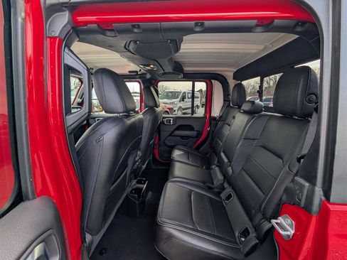 Used 2020 Jeep Gladiator Overland image 13