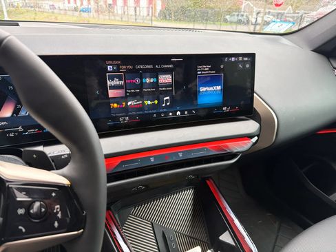 Used 2025 BMW X3 xDrive30i w/ Premium Package image 12