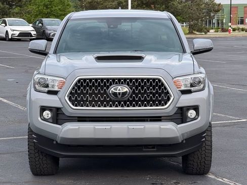 Certified 2019 Toyota Tacoma TRD Sport AWD/4WD image 9
