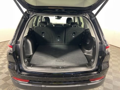 Certified 2023 Jeep Grand Cherokee Limited w/ Luxury Tech Group II image 13