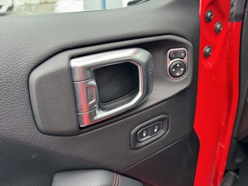 Used 2022 Jeep Gladiator Rubicon w/ Cold Weather Group image 15