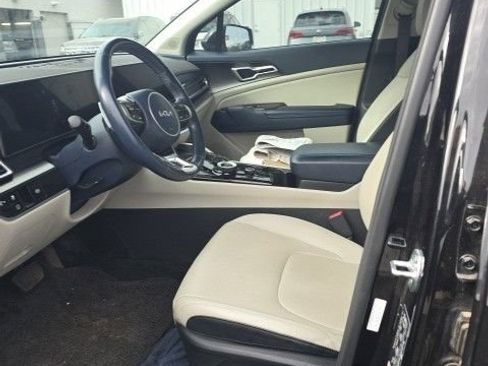 Used 2023 Kia Sportage EX AWD/4WD image 6