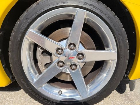 Used 2006 Chevrolet Corvette Convertible w/ Preferred Equipment Group RWD image 20