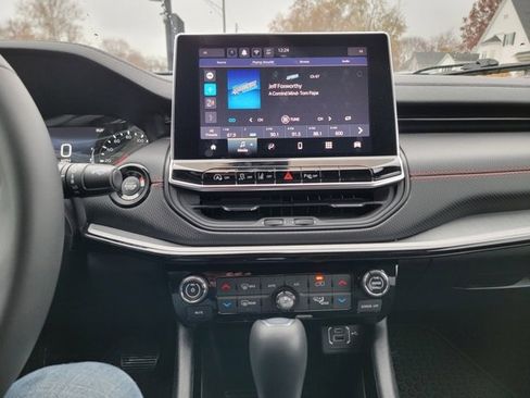 Used 2024 Jeep Compass Trailhawk image 38