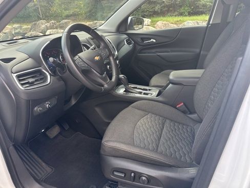 Used 2019 Chevrolet Equinox LT w/ Driver Convenience Package image 11
