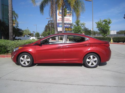 Used 2012 Hyundai Elantra GLS w/ Preferred Pkg 3 FWD image 8