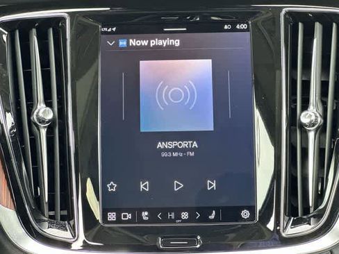 Used 2025 Volvo V60 B5 Cross Country Plus image 12