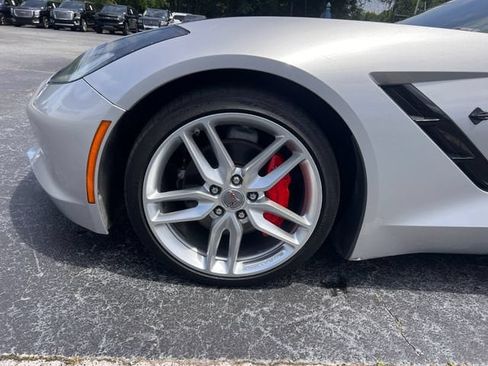 Used 2018 Chevrolet Corvette Stingray Coupe w/ Carbon Flash Badge Package RWD image 30