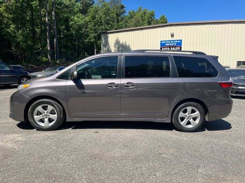 Used 2019 Toyota Sienna LE FWD image 4