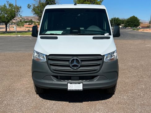 New 2025 Mercedes-Benz Sprinter 2500 image 8