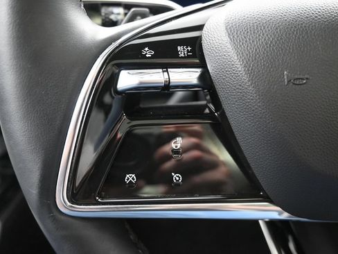 Used 2024 Cadillac Lyriq Sport RWD image 24
