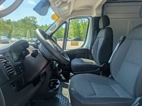 Used 2025 RAM ProMaster 2500 w/ Convenience Group FWD image 18