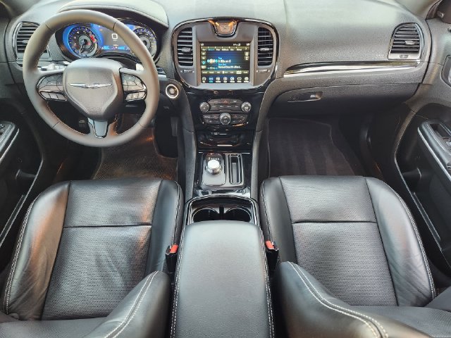 Used 2023 Chrysler 300 S w/ Comfort Group RWD image 27