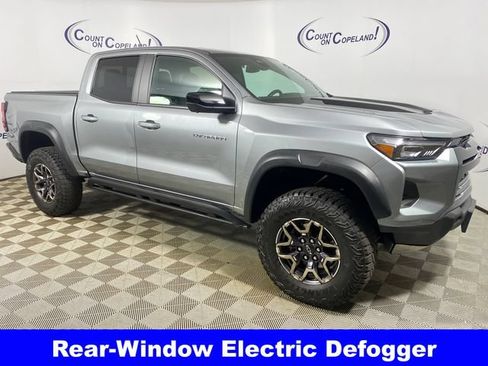 Certified 2024 Chevrolet Colorado ZR2 w/ Technology Package AWD/4WD image 9