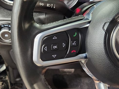 Used 2020 Jeep Wrangler Unlimited Sahara image 46