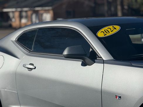 Used 2024 Chevrolet Camaro LT w/ Technology Package image 8