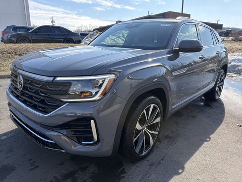 New 2026 Volkswagen Atlas Cross Sport SEL Premium R-Line image 2