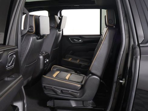 Used 2023 GMC Yukon XL AT4 w/ AT4 Premium Plus Package AWD/4WD image 38