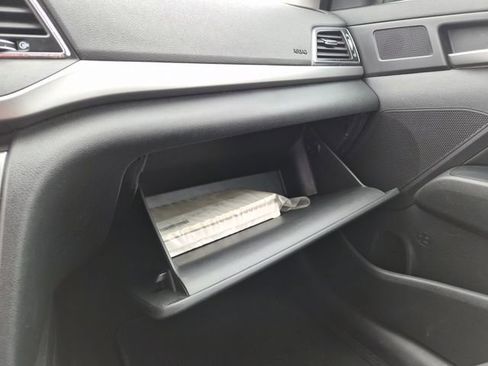 Used 2018 Hyundai Elantra SEL FWD image 33